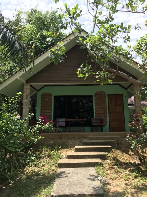 Cashew Nut Bungalows Hotel Ao Nang Esterno foto